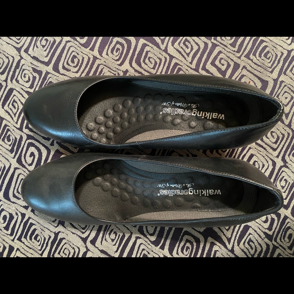 Small Black Heels NWOT
